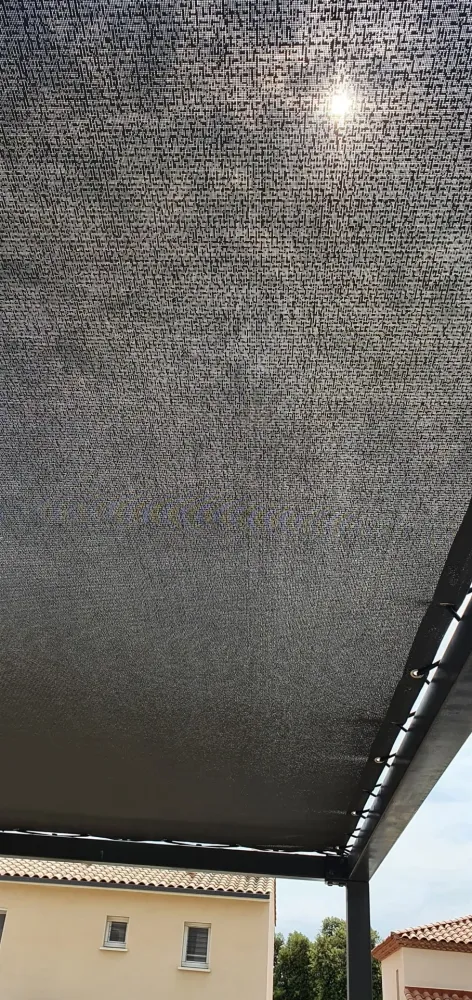 Toile microperforée à Lunel